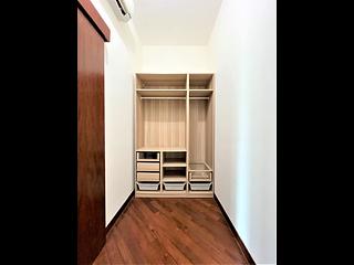 Wan Chai - The Avenue Phase 2 Block 2 06