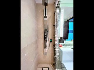 Wan Chai - The Avenue Phase 2 Block 2 10