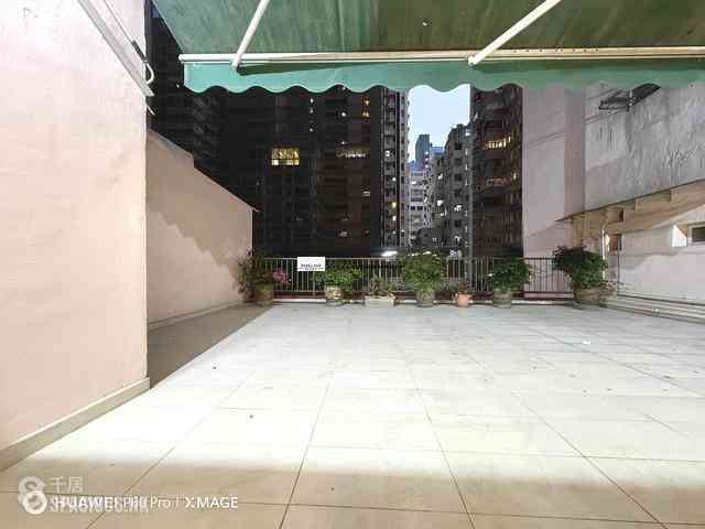 Wan Chai - Hang Tat Mansion 03