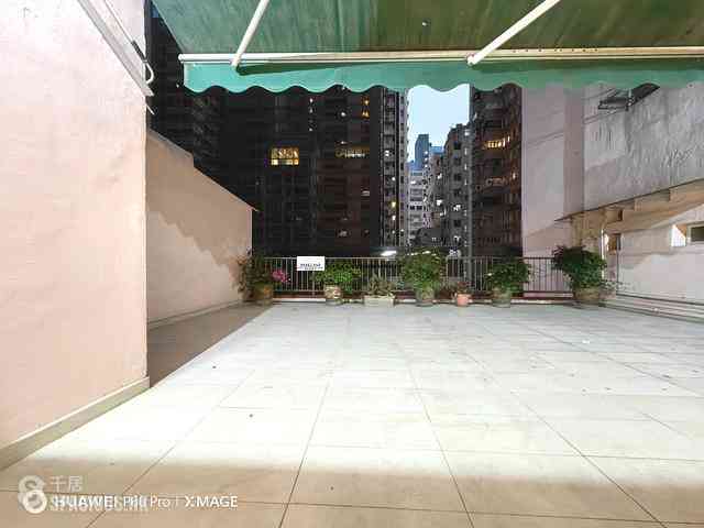 Wan Chai - Hang Tat Mansion 03