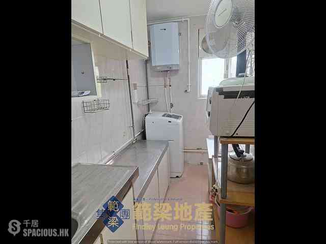 Tai O - Lung Hin Court Kam Hin House (Block A) 03