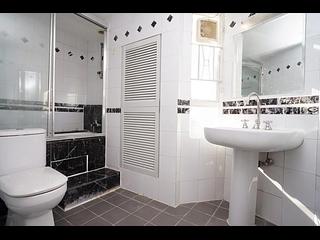 Mid Levels Central - Birchwood Place 05