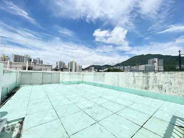 Yau Yat Chuen - Parc Oasis Block 28 01