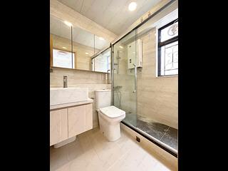 Yau Yat Chuen - Parc Oasis Block 28 05