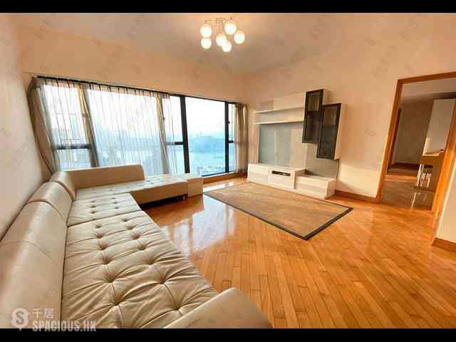 Fortress Hill - Le Sommet Block 1 02
