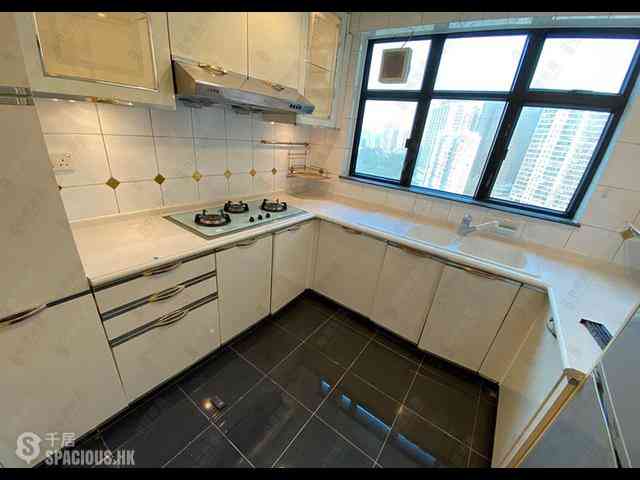 Fortress Hill - Le Sommet Block 1 04