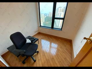 Fortress Hill - Le Sommet Block 1 07