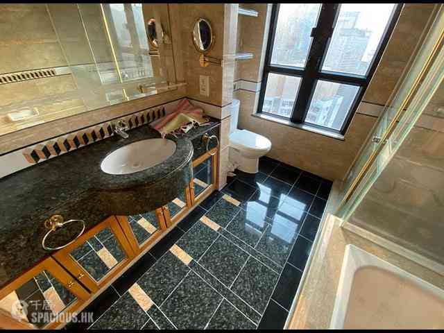 Fortress Hill - Le Sommet Block 1 10