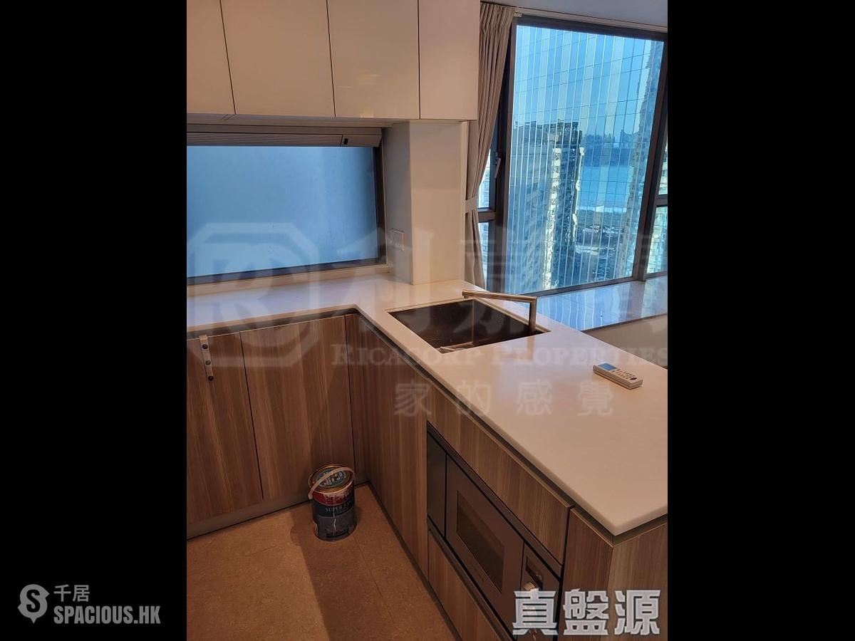 Causeway Bay - Diva 01