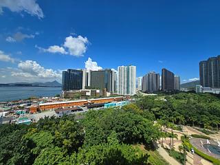 Tung Chung - Coastal Skyline Phase 4 Le Bleu Deux 08