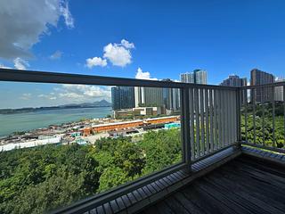 Tung Chung - Coastal Skyline Phase 4 Le Bleu Deux 09