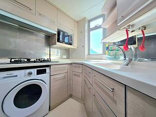 Tung Chung - Caribbean Coast Phase 2 Albany Cove Tower 8 19