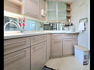 Tung Chung - Caribbean Coast Phase 2 Albany Cove Tower 8 21