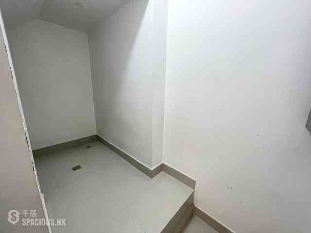 Tung Chung - The Visionary Tower 8 13