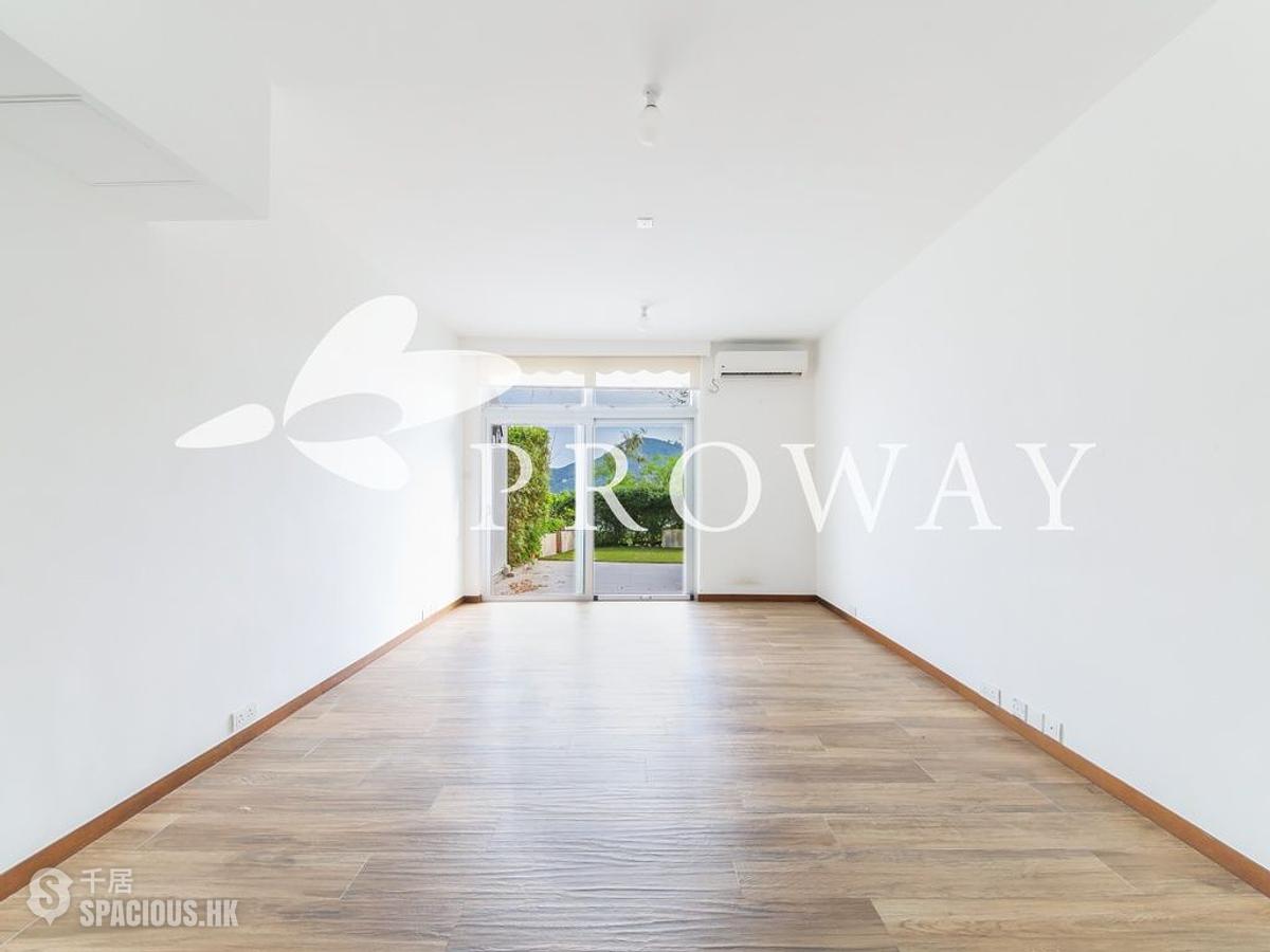 Chung Hom Kok - 30, Cape Road 01