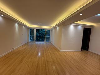 Wan Chai - Phoenix Court Block 5 02