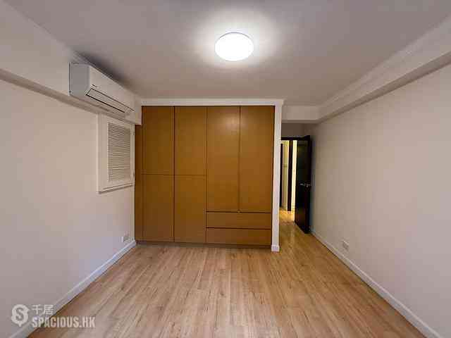 Wan Chai - Phoenix Court Block 5 11