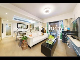 Happy Valley - La Vogue Court 02