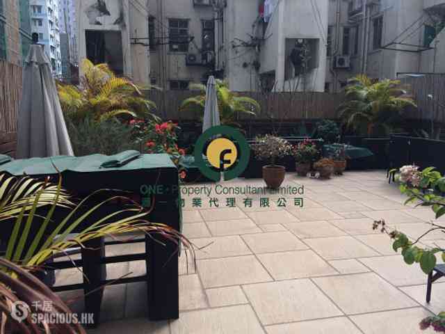 Sai Ying Pun - Fung Shing Building 01