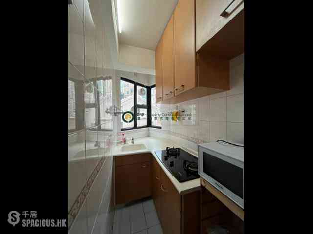 Sai Ying Pun - Fung King Court 04