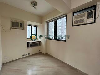 Sai Ying Pun - Fung King Court 09