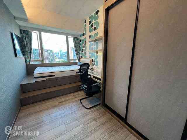 Yau Ma Tei - Parc Palais Block 2 07