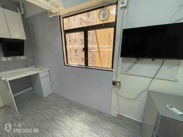 Sheung Wan - 70, Des Voeux Road West 03