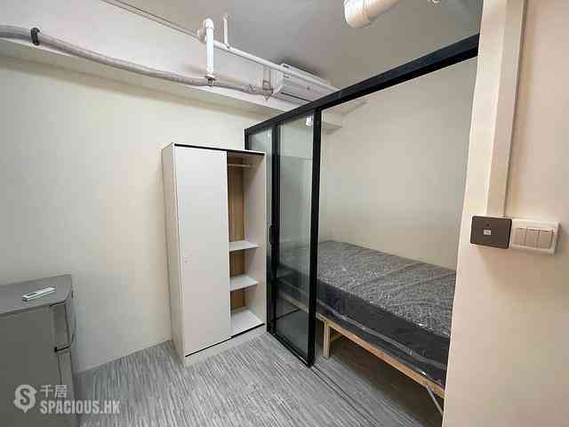 Sheung Wan - 70, Des Voeux Road West 04