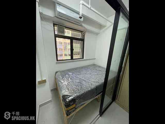 Sheung Wan - 70, Des Voeux Road West 03