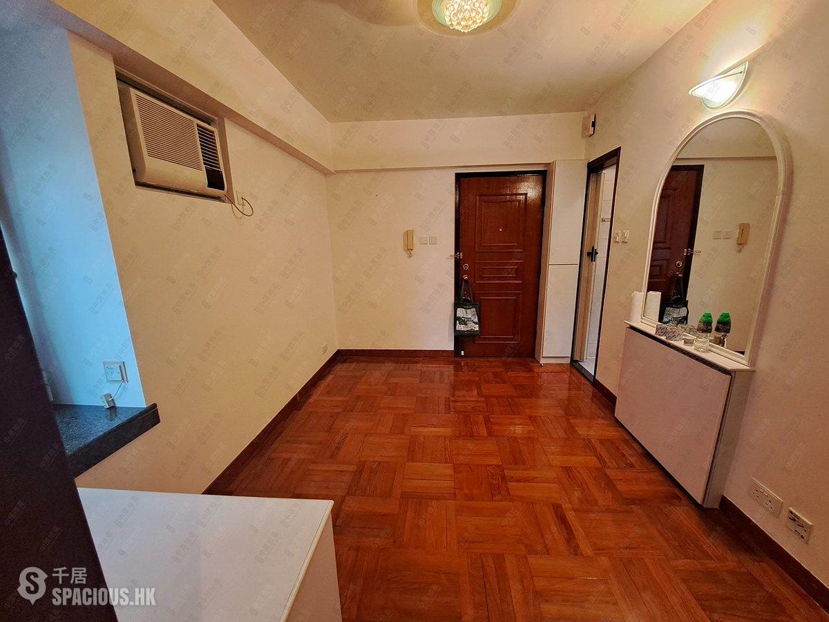 Mid Levels Central - Windsor Court 01