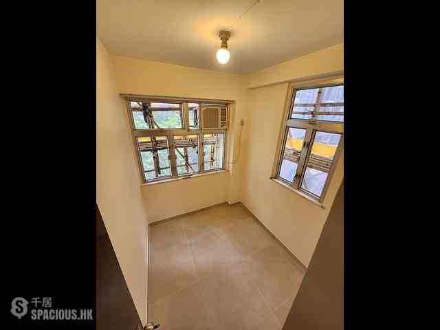 Sai Ying Pun - Wing Lee Building 03