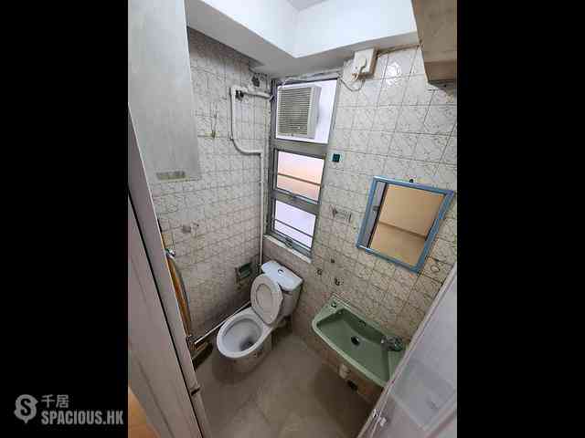 Sai Ying Pun - Wing Lee Building 04