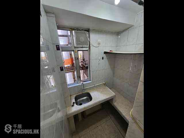 Sai Ying Pun - Wing Lee Building 05