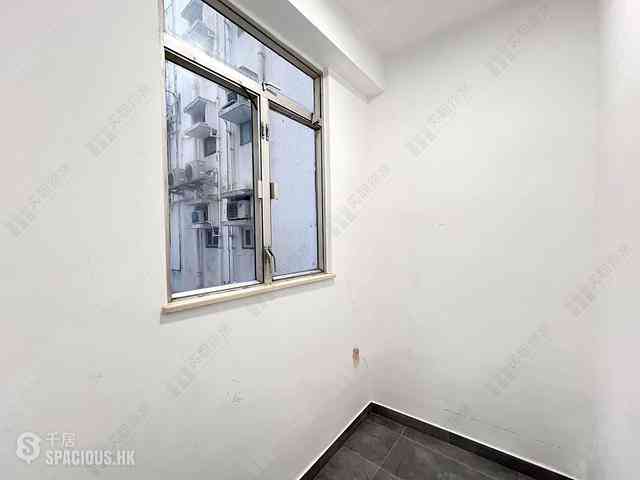 Wan Chai - Phoenix Court Block 2 17