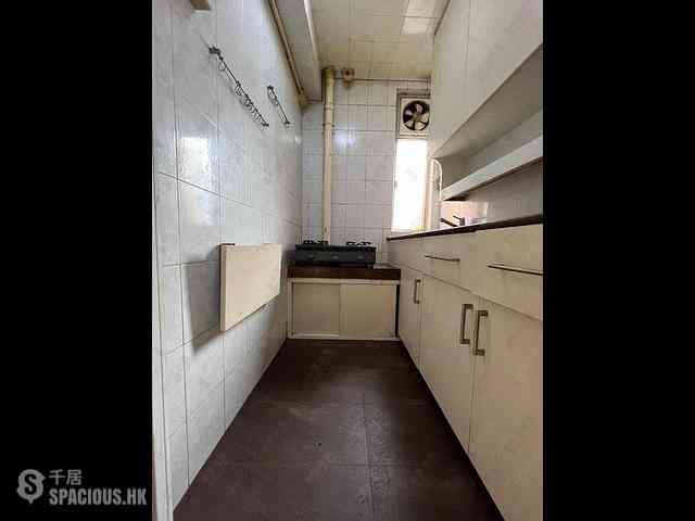 Kowloon Bay - Telford Gardens Block E 07