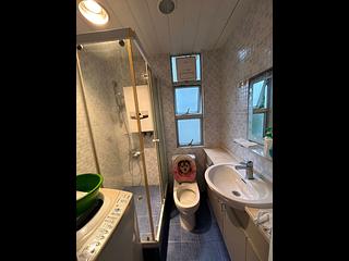 Wan Chai - Vincent Mansion 05