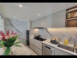 West Kowloon - The Waterfront Phase 2 Block 6 06