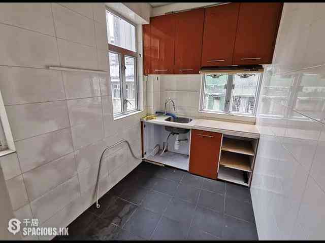 Central - Chung Shan House 05