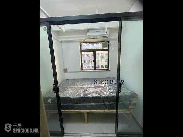 Sheung Wan - 70, Des Voeux Road West 04