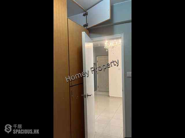Shau Kei Wan - Tak Fook Building 03