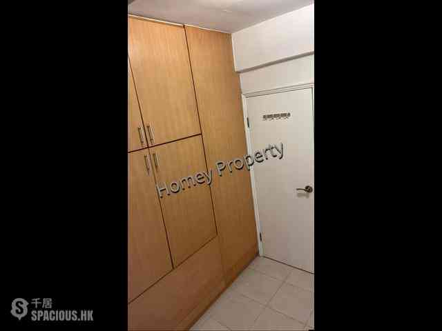 Shau Kei Wan - Tak Fook Building 05