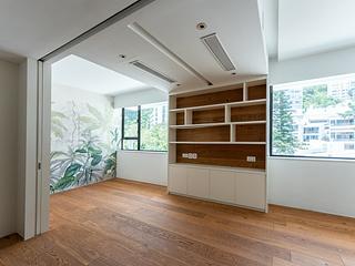The Peak - Watford Villa 11