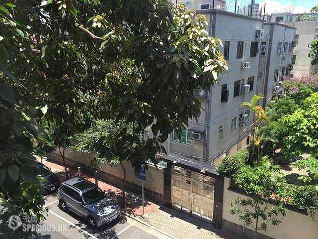 Yau Yat Chuen - 8, Verbena Road 03