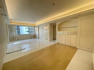 Tai Hang - Morengo Court 02