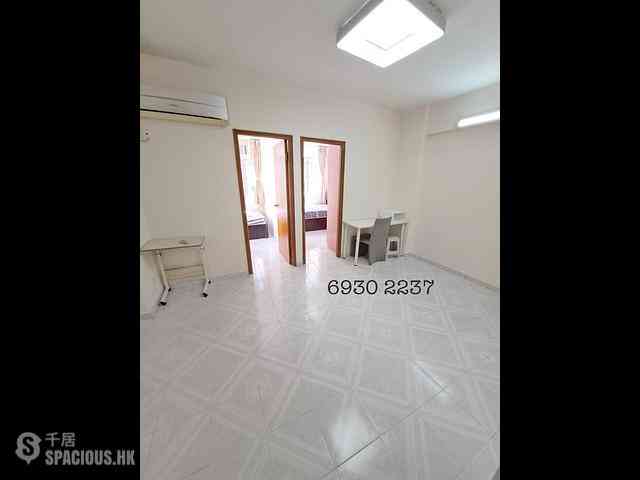 Shek Tong Tsui - Yip Cheung Building 02