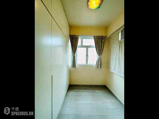 Wan Chai - Siu Fung Building 04