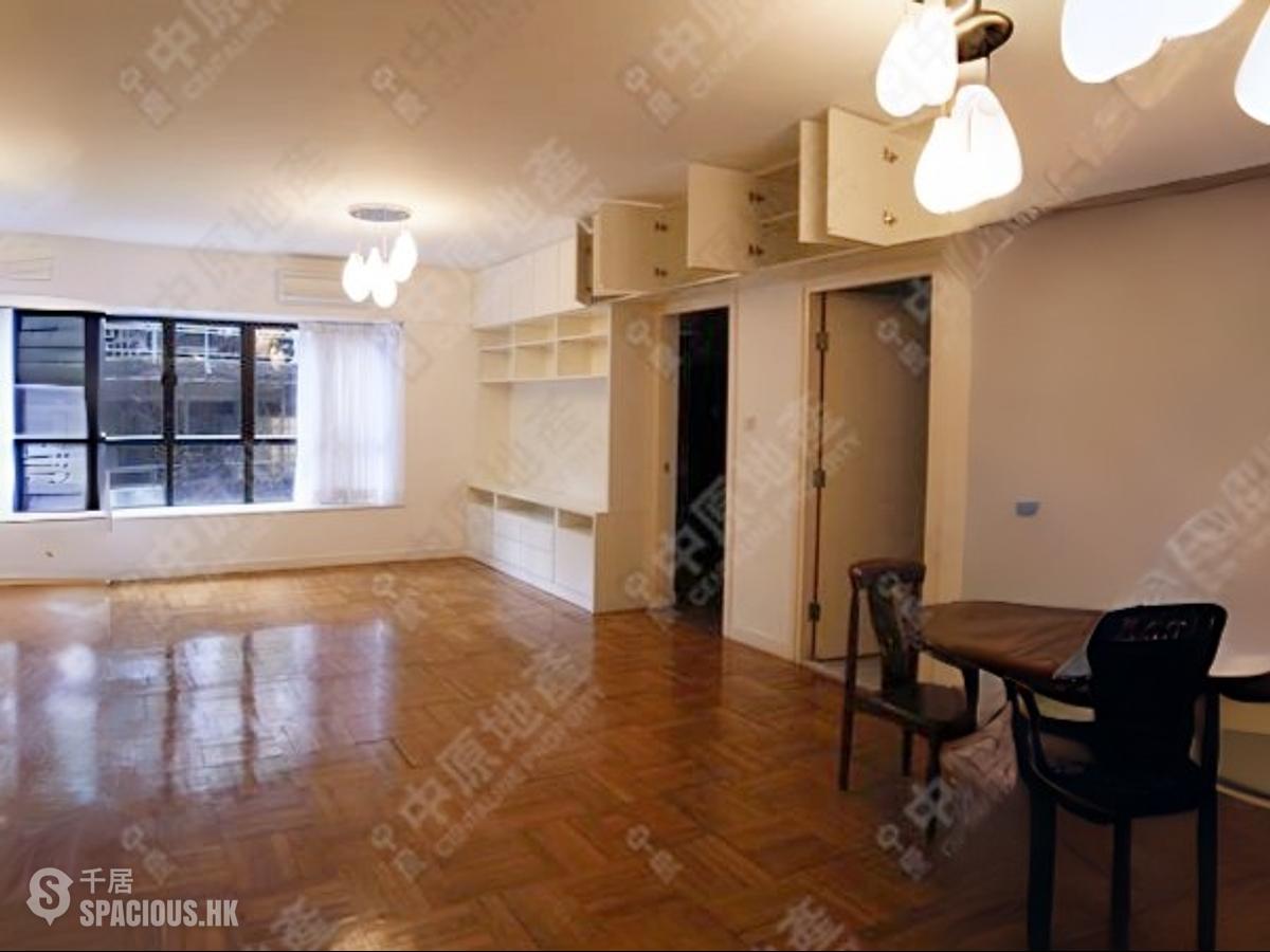 Mid Levels Central - Elegant Terrace 01
