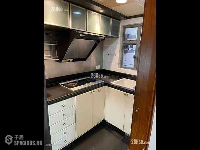 Shau Kei Wan - Newton Harbour View Block 1 02
