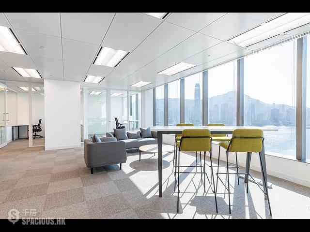 Tsim Sha Tsui - The Gateway Tower 6 04