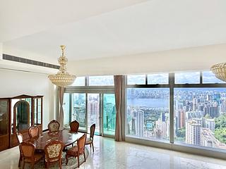 Tai Hang - The Legend 14